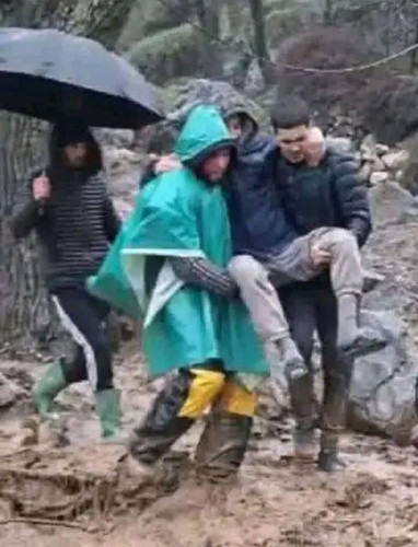 HAVtj6 acAA1rPS.jpg