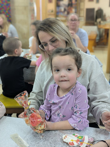 photo 5352785516325179595 y.jpg