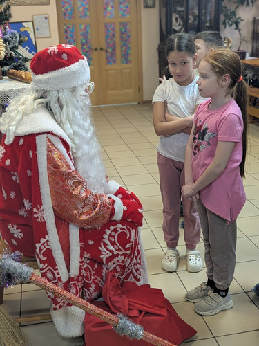 photo 5352785516325179622 y.jpg