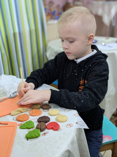 photo 5352785516325179678 y.jpg