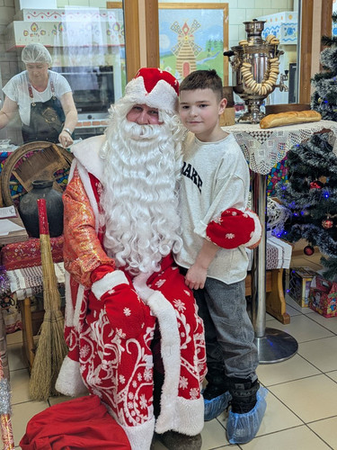 photo 5352785516325179606 y.jpg