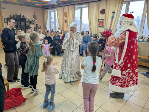 photo 5352785516325179602 y.jpg