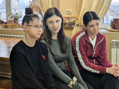 photo 5352785516325179671 y.jpg