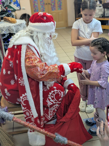 photo 5352785516325179624 y.jpg