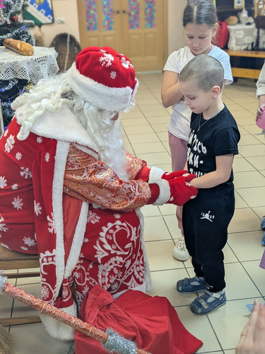 photo 5352785516325179627 y.jpg