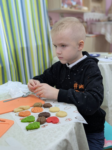 photo 5352785516325179679 y.jpg