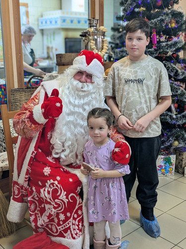 photo 5352785516325179612 y.jpg