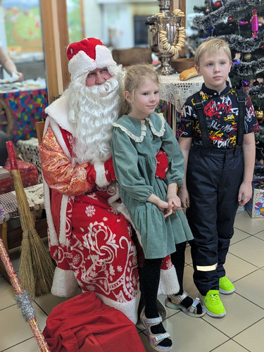 photo 5352785516325179609 y.jpg