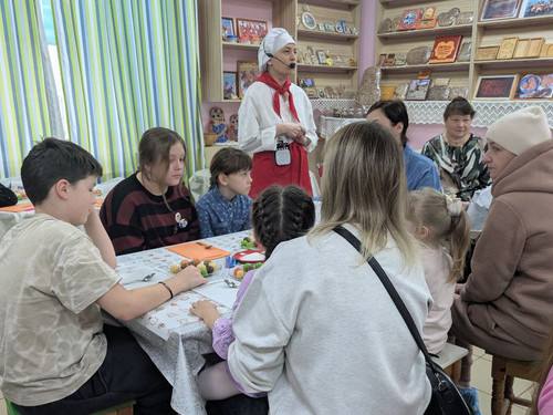 photo 5352785516325179709 y.jpg