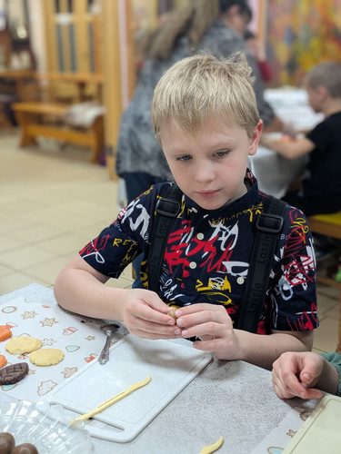 photo 5352785516325179689 y.jpg