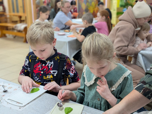 photo 5352785516325179702 y.jpg