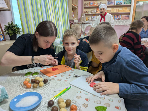 photo 5352785516325179697 y.jpg