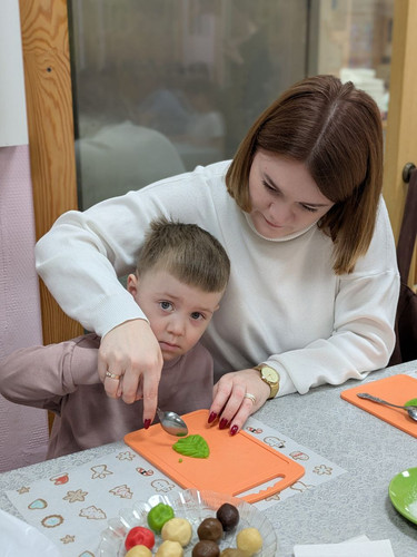 photo 5352785516325179703 y.jpg