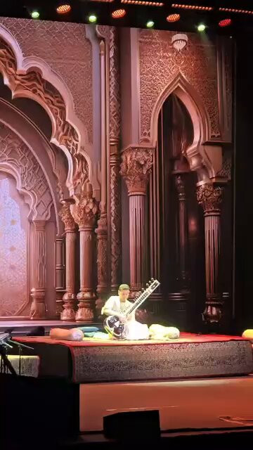 VpXSsCyNEx 1XC25.jpg