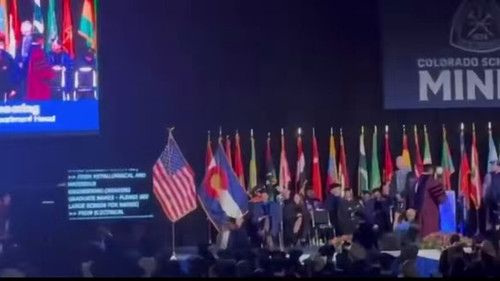 6 LLGN UXf3yTnaS.jpg