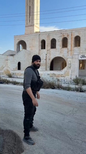 g8ih5ZE9qtjO o4v.jpg