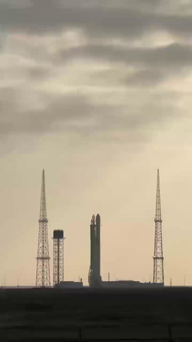 miLhs Cm323YV3eM.jpg