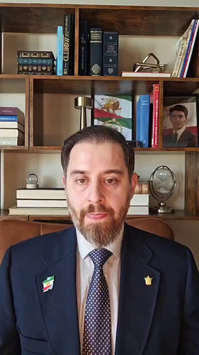 HM8YodIzi2VZAkx4.jpg
