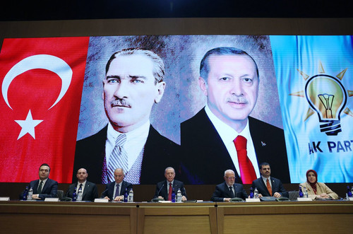G8yiSHAWMAAHYkJ.jpg