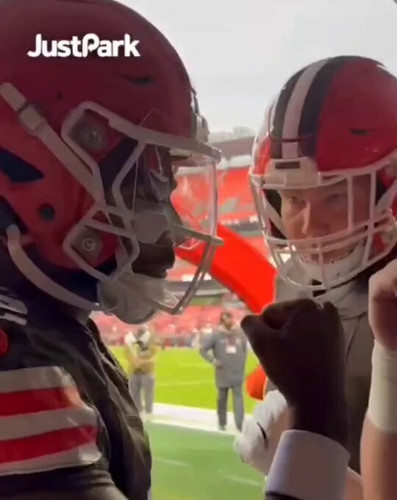 s6WF aGv9gmKZnC4.jpg