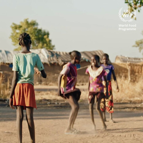 eFwgWqs Cb7aU800.jpg