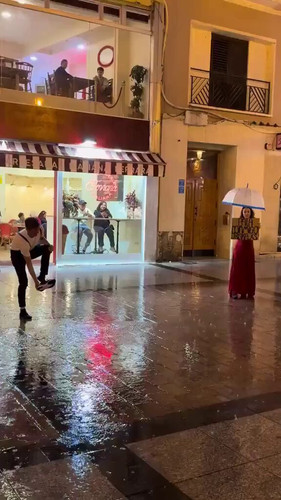 NldHAVk BiTVphoe.jpg