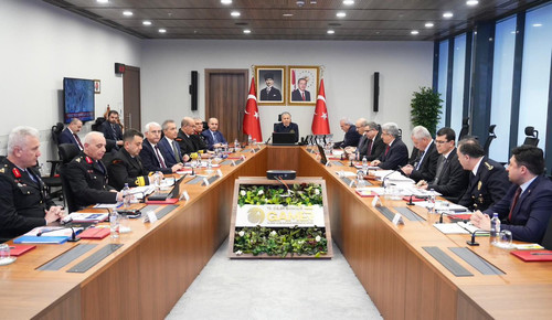 G8yrDmJXQAEt1w9.jpg