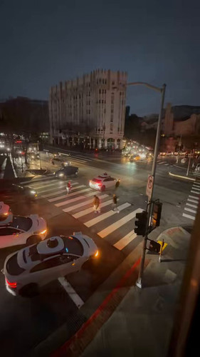 9Njp8Qk e7omViTI.jpg