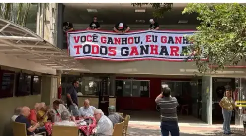 Protesto em São Paulo: sócios reagem com faixas ao áudio vazado, apontando "Todos ganharam"