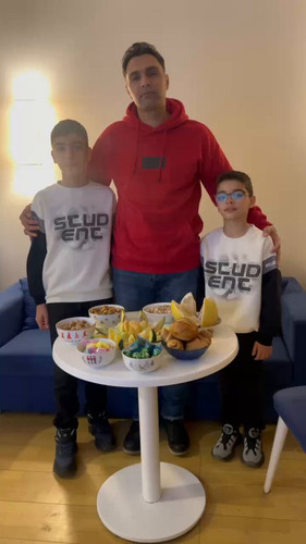 TLoyHV4dN2ydZtW .jpg