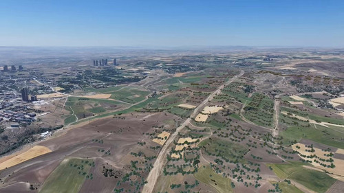 Gr0Lacr5zbh5WT 6.jpg