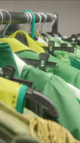 dj1PpYBpS rZOiwG.jpg