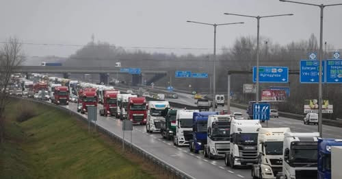 7679541709112761257?url=https%3A%2F%2Fvadhajtasok.b cdn.net%2Fphotos%2Fshares%2Fkamionok.jpg&fb obo=.jpg