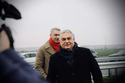 605044032 1429947335160203 2435098954615459781 n.jpg?stp=cp6 dst jpg s590x590 tt6& nc cat=110&ccb=1 .jpg