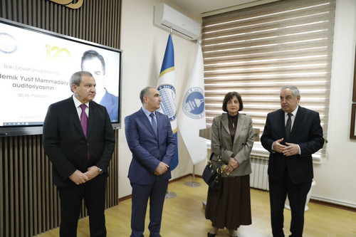 G8s9UYHWsAA0YRe.jpg