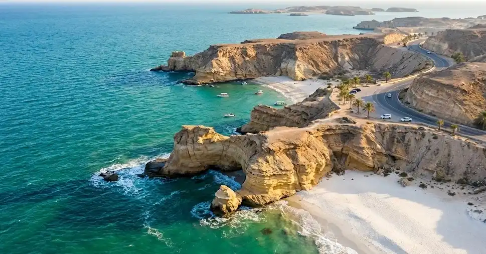 منظره هوایی از ساحل مقام معروف به هاوایی ایران