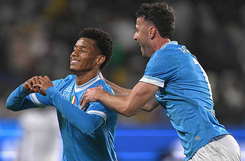 David Neres untuk kali pertama mencetak gol pada 2 laga beruntun bersama Napoli Getty Images.jpg