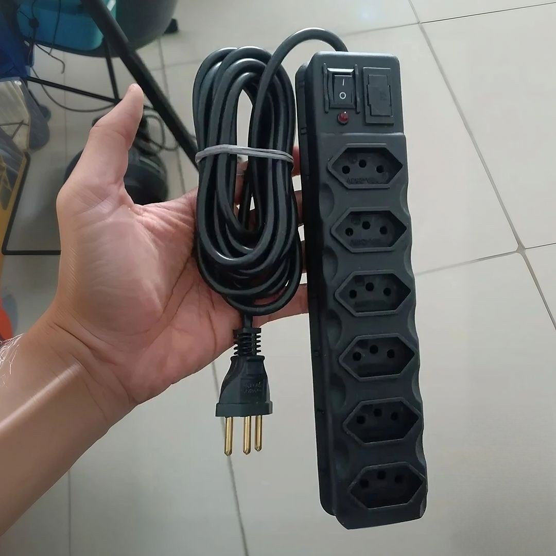 Régua Extensão Elétrica 6 Tomadas Filtro Linha 10a Cabo 2 Metros