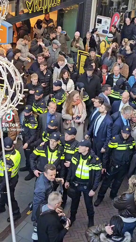 6EArDM33t0nLMaU .jpg