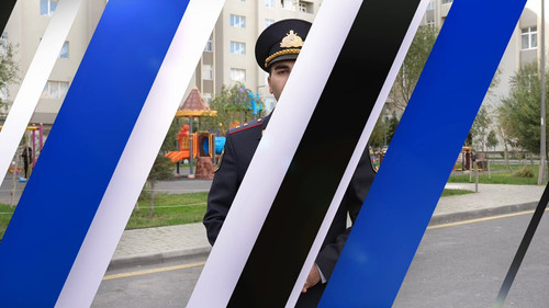 AkqqZu98 eGWGfTy.jpg