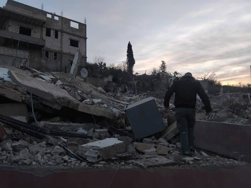 جيش الاحتلال ينسف فجر اليوم منزلا في بلدة ميس الجبل جنوب لبنان...