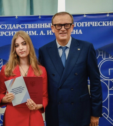 5345793687524412655 y 2.jpg