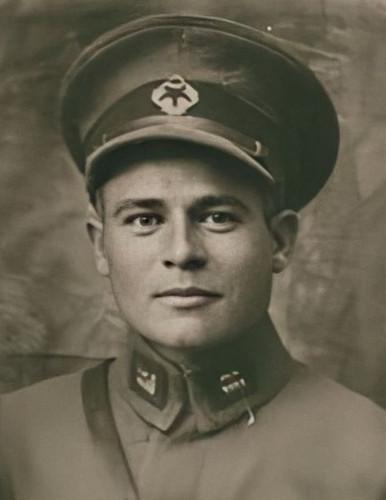 G81n0x7asAAKAn7.jpg