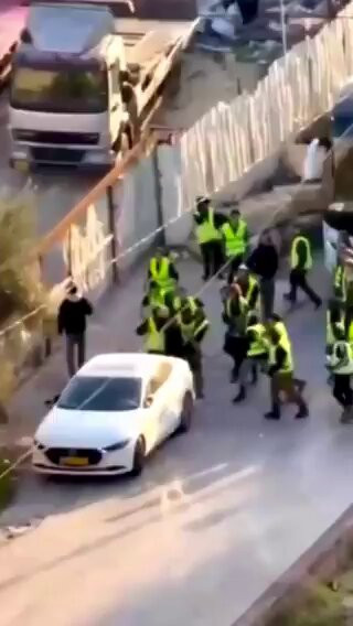 vXpKclKciFSMSpPv.jpg