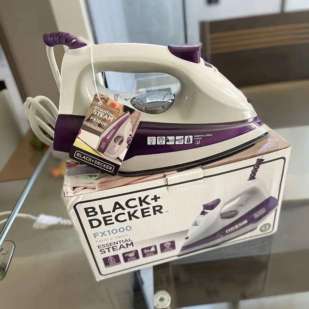 Ferro de Passar Roupa a Vapor Black + Decker Antiaderente 1200W 127V Roxo – FX1050-BR