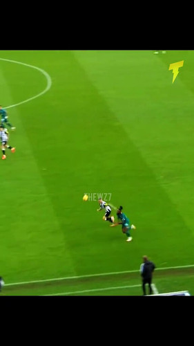 RxrI115SzER6zJj .jpg