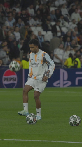 gwygawLFeSlIZ Gs.jpg