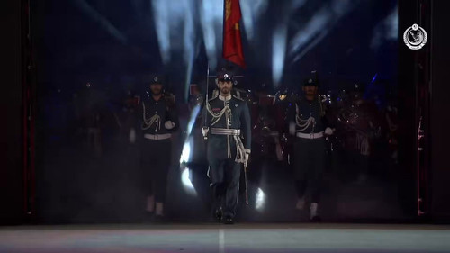 NIilFqr8H yoaBF7.jpg