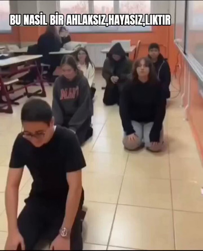 DQtTuflk75eoI0vC.jpg