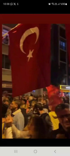 bAKHP7a5tsQ7umXZ.jpg